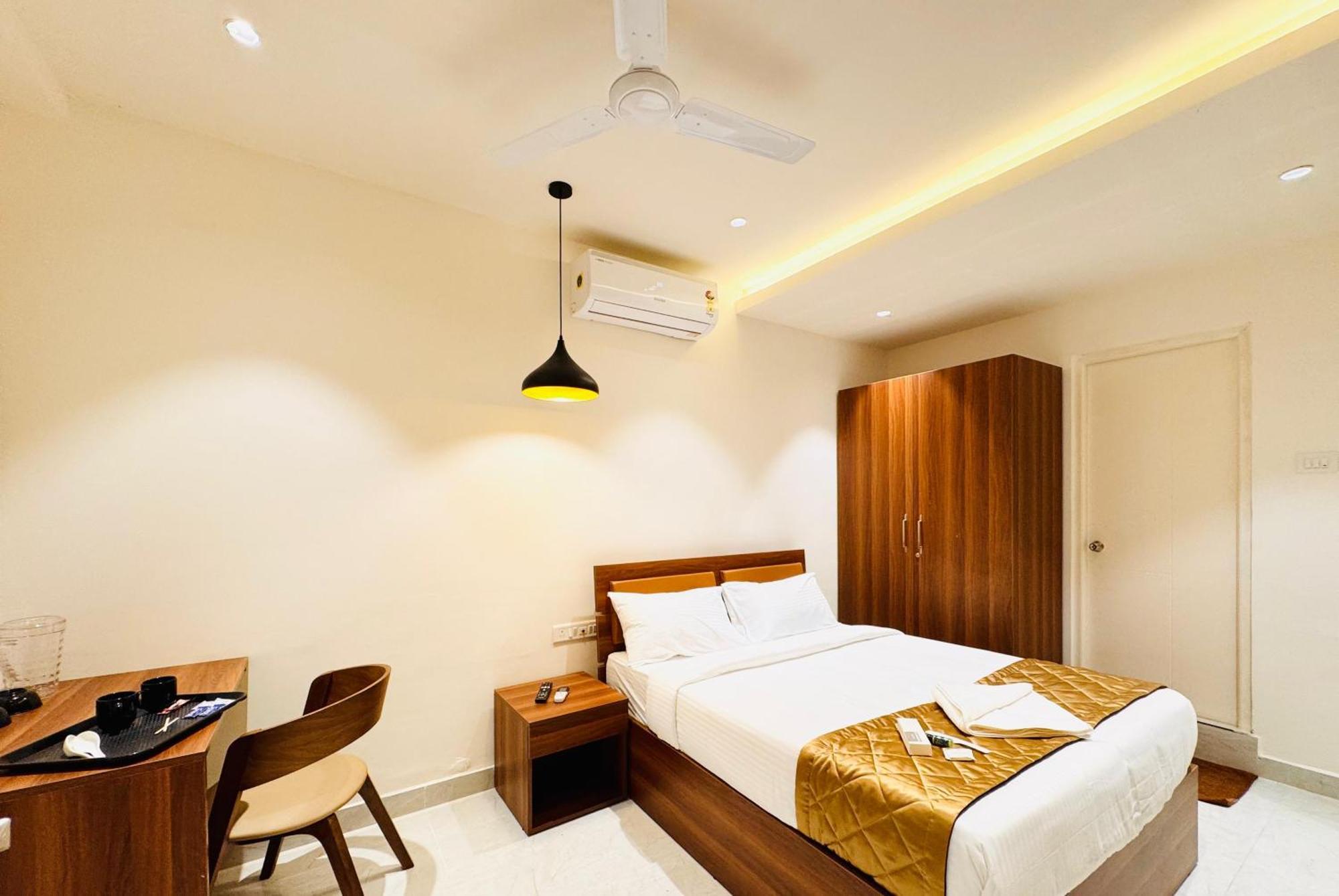 Hotel Star Avenue - Indiranagar Bangalore Exterior foto