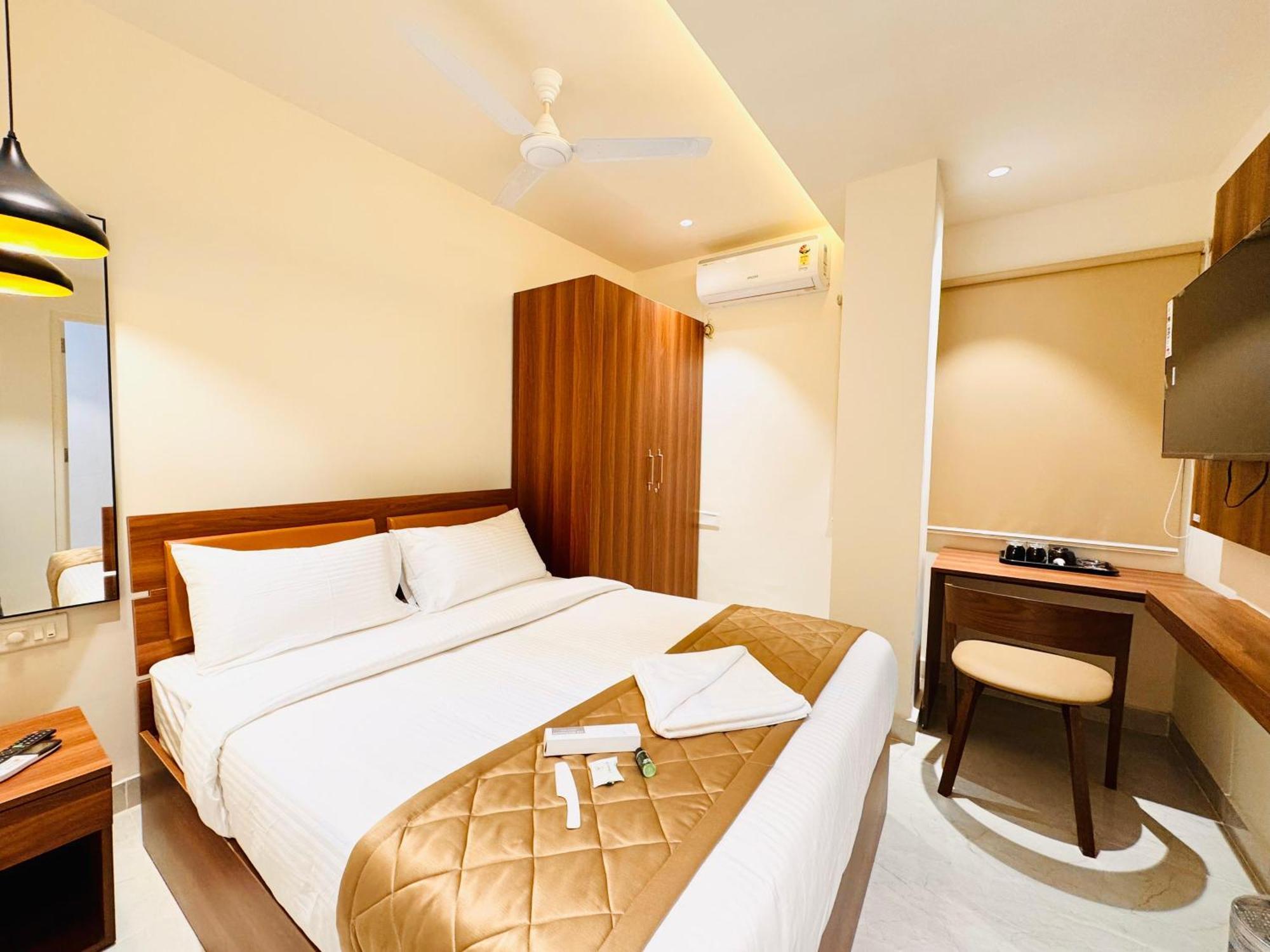 Hotel Star Avenue - Indiranagar Bangalore Exterior foto